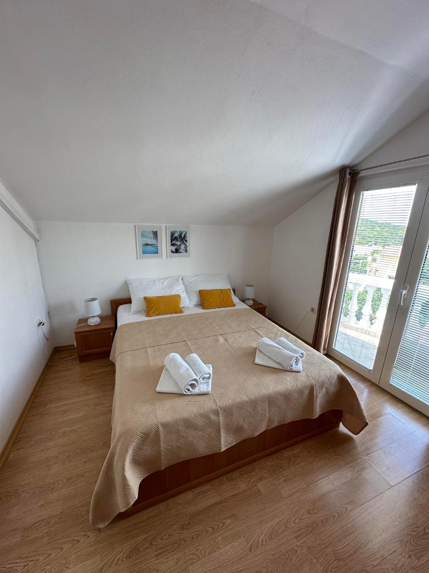 Apartmani Ljubica, มูร์แตร์ ภายนอก รูปภาพ