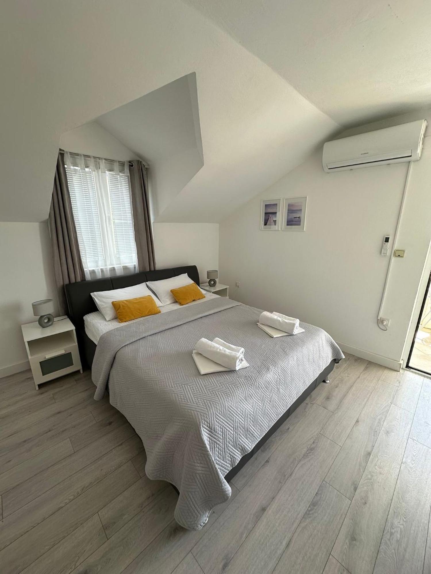 Apartmani Ljubica, มูร์แตร์ ภายนอก รูปภาพ